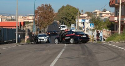 Copertina di Poliziotto morto, a bordo del suv anche tre ragazzine di cui due tredicenni. I passeggeri recuperati da un’altra auto