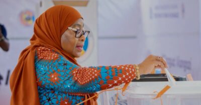 Copertina di Tanzania, vittoria bulgara per Hassan. Scontri: 800 morti