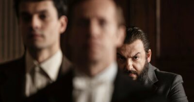 Copertina di Sbatti il Mostro in prima serata con quella “Cocca” della Valeri