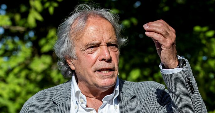 Enrico Montesano: “Lo schiaffone dato a Vitti,  i sassi lanciati da Monicelli e la (vera) crisi con Fenech”