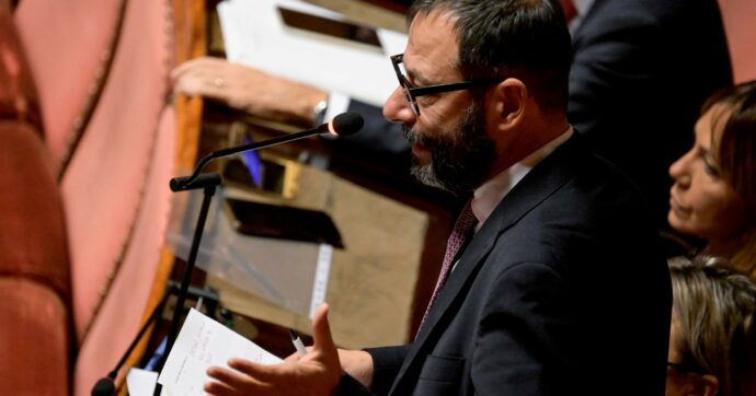 Il 5Stelle Patuanelli: “Se perdesse il referendum sulla separazione delle carriere, la premier dovrebbe dimettersi”