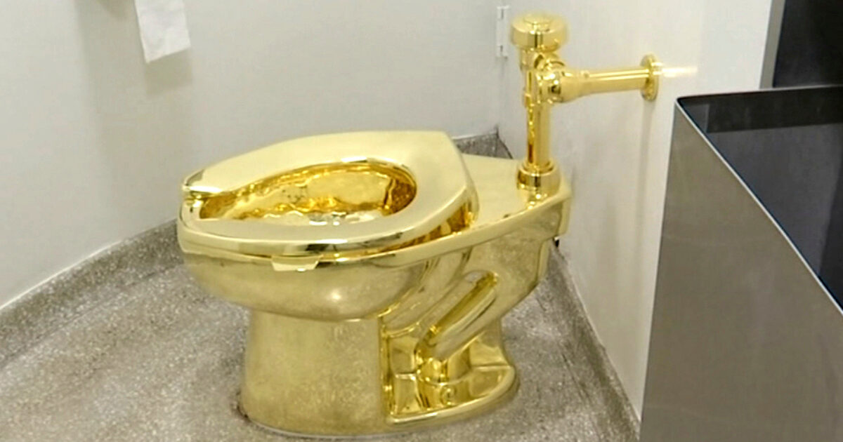 il water d8217oro di cattelan all8217asta per 10 milioni di dollari se mangi un pasto da 200 dollari o un hot dog da 2 il risultato quando vai in bagno 232 lo stesso