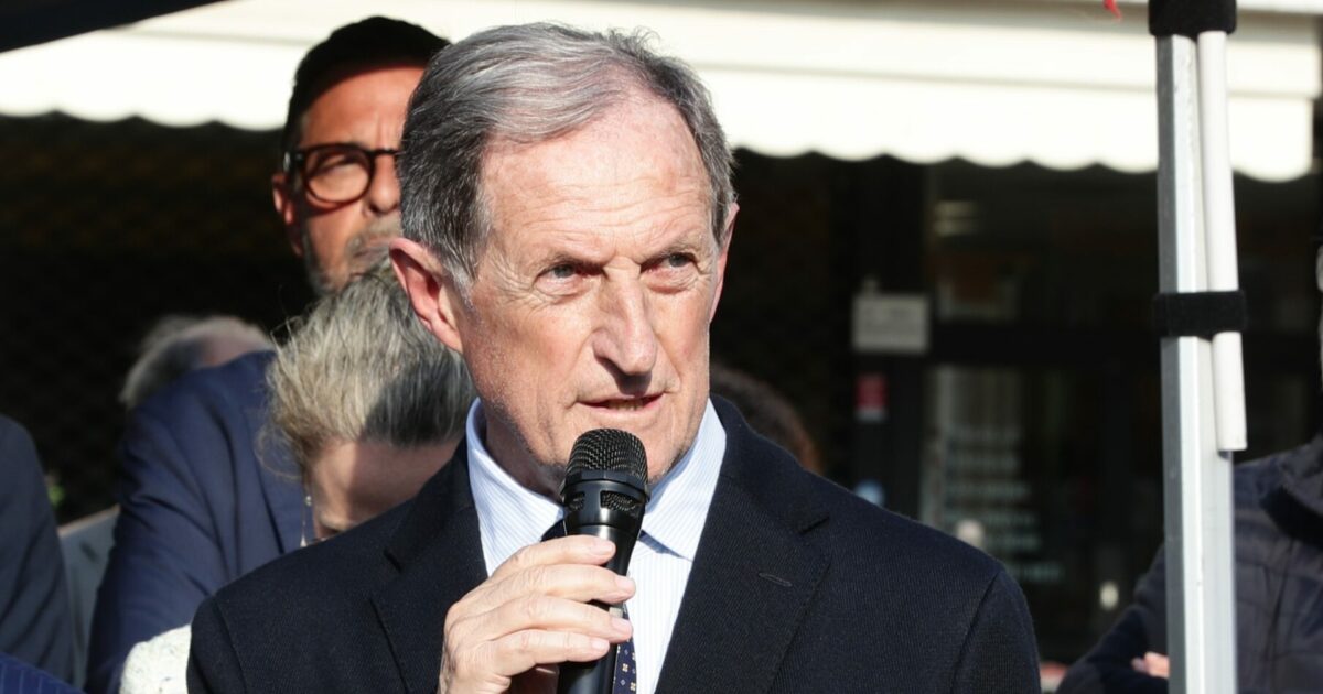 Mario Mantovani chiede maxi risarcimento a 10 magistrati per “ingiusta detenzione”: la mossa in vista delle Regionali. Intanto riceve un “no” dalla Corte d’appello Mario Mantovani chiede maxi risarcimento a 10 magistrati per “ingiusta detenzione”: la mossa in vista delle Regionali. Intanto riceve un “no” dalla Corte d’appello