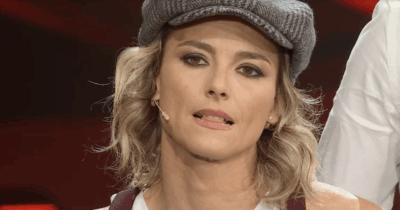 Copertina di “Non so se tornerò”: piede infortunato per Francesca Fialdini, favorita alla vittoria di “Ballando con le stelle”. Strada spianata per Barbara D’Urso?