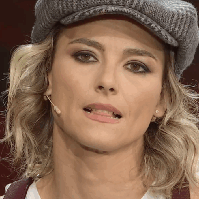 “Non so se tornerò”: piede infortunato per Francesca Fialdini, favorita alla vittoria di “Ballando con le stelle”. Strada spianata per Barbara D’Urso?