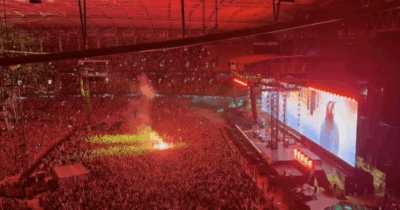 Copertina di “All’enorme cogli**e che ha lanciato quel razzo sulla folla al concerto. Sei davvero fuori di testa e, fidati, che avrai il tuo”: Liam Gallagher furioso – VIDEO