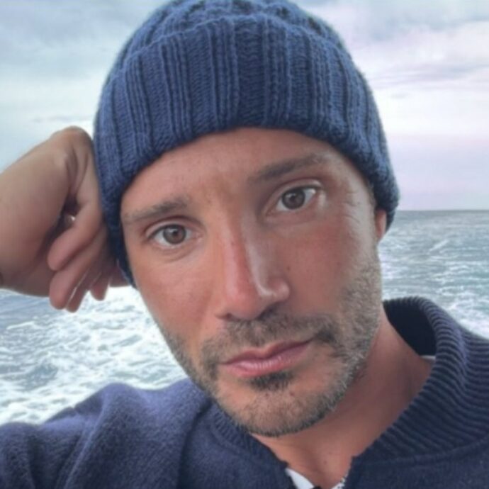 Il video hot di Stefano De Martino e Caroline Tronelli “registrato dal tecnico della videosorveglianza per farci dei soldi”: il cerchio si stringe