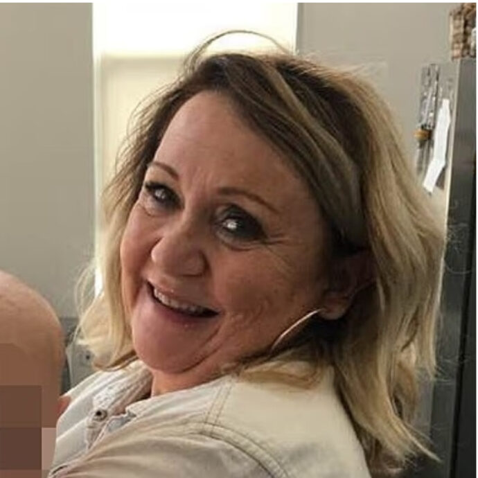 “Le hanno servito troppo alcol, era seduta sul bordo del balcone, poi…”: donna cade in acqua e muore durante una crociera a tema Taylor Swift, il dolore della figlia