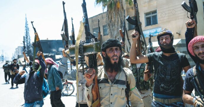 Siria, raid e vendette sulle minoranze: il nuovo regime è peggio di quello degli Assad