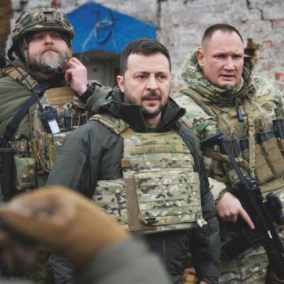 Copertina di Ucraina, Zelensky non ritira i soldati: c’è rischio strage a Pokrovsk