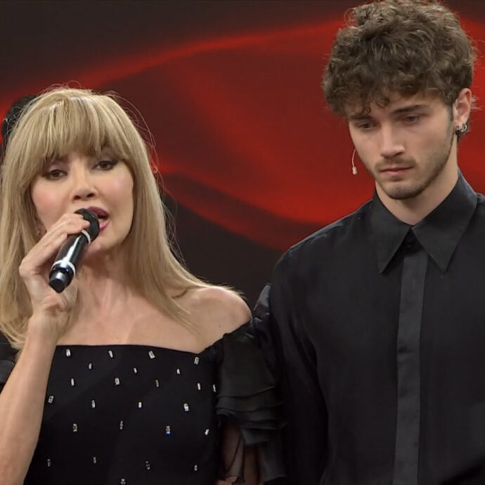 “Vogliamo ancora farti sorridere”: Milly Carlucci commossa per Andrea Delogu, assente a “Ballando con le stelle” per il lutto. Non si sa se tornerà in pista