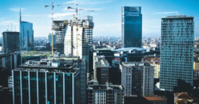 Copertina di “Speculazione per una lucrosa rendita. Sottratte luce e aria al vicinato”: a Milano sequestrato anche il cantiere della torre Unico nel quartiere Brera: 27 indagati