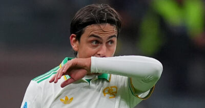 Copertina di Ansia Roma: Dybala sbaglia il rigore e si fa male. Gasperini: “È una cosa più grave” | Come sta e i tempi di recupero