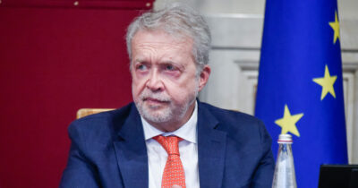 Copertina di Caso Report, Pd e M5s: “Ghiglia deve dimettersi”. “Come fa Arianna Meloni a continuare a stare zitta?”