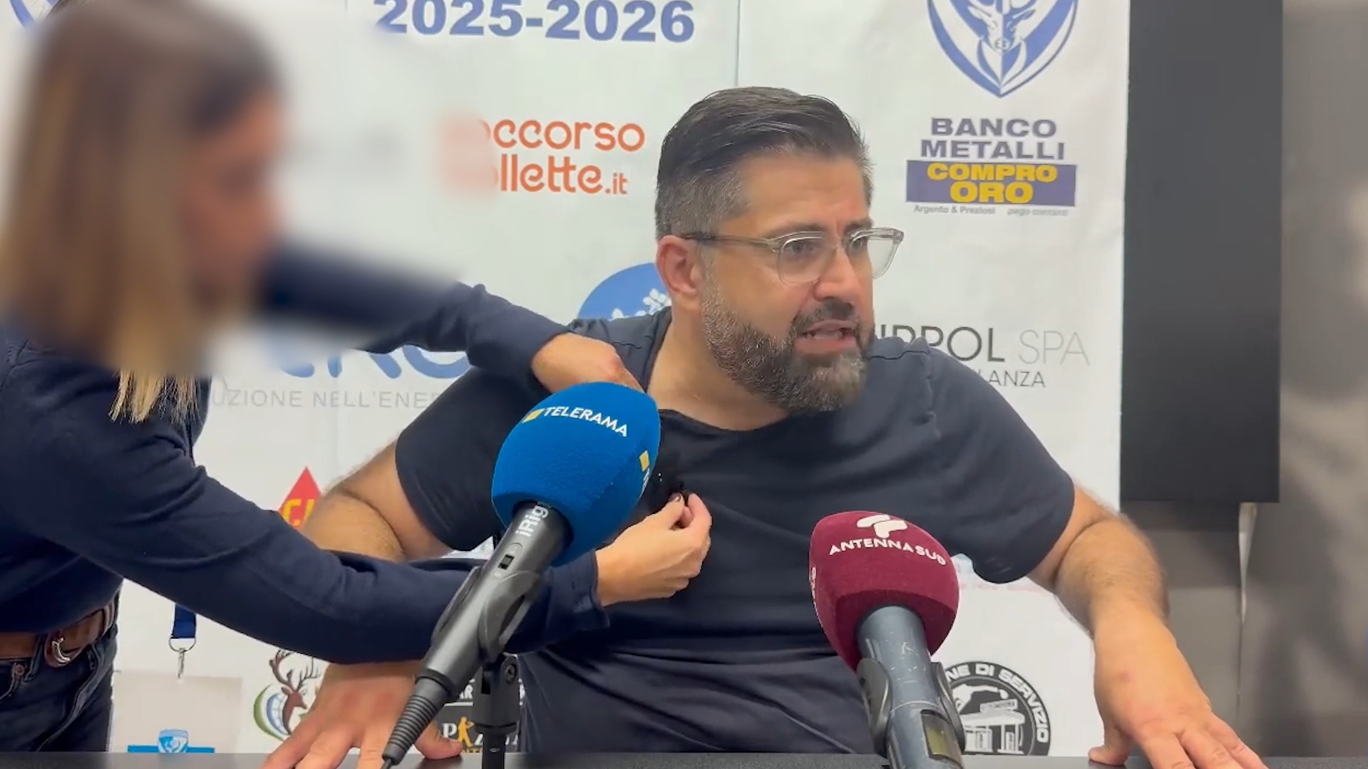 “Con l’ultima donna che ha fatto così ho fatto quattro figli”: la frase sessista del direttore sportivo del Brindisi Calcio “Con l’ultima donna che ha fatto così ho fatto quattro figli”: la frase sessista del direttore sportivo del Brindisi Calcio