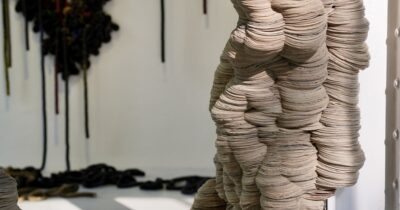 Copertina di Lo spillover in mostra al Maxxi di Roma: un paesaggio di forme che nasce dagli scarti