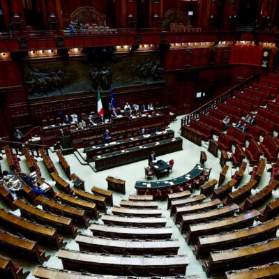 Copertina di Elezioni, settimana corta delle Camere: lavorano due giorni