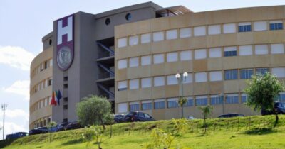 Copertina di Ospedale  Lentini,   saccheggi e furti nel parcheggio