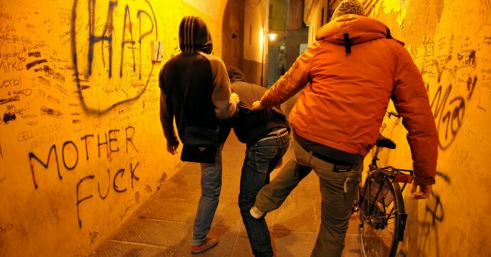 Torino, 15enne disabile ostaggio di  tre minorenni