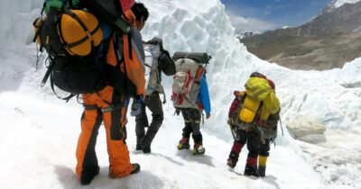 Copertina di Nepal, morto alpinista italiano. Dispersi altri 2