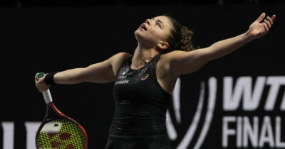 Copertina di Paolini fuori dalle Wta Finals: sconfitta con Gauff. Resta in corsa in doppio con Errani, ma con l’incognita salute