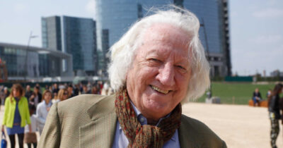 Copertina di E’ morto Giorgio Forattini, il vignettista che dissacrava i politici da Craxi-fascista al “bruco” Veltroni