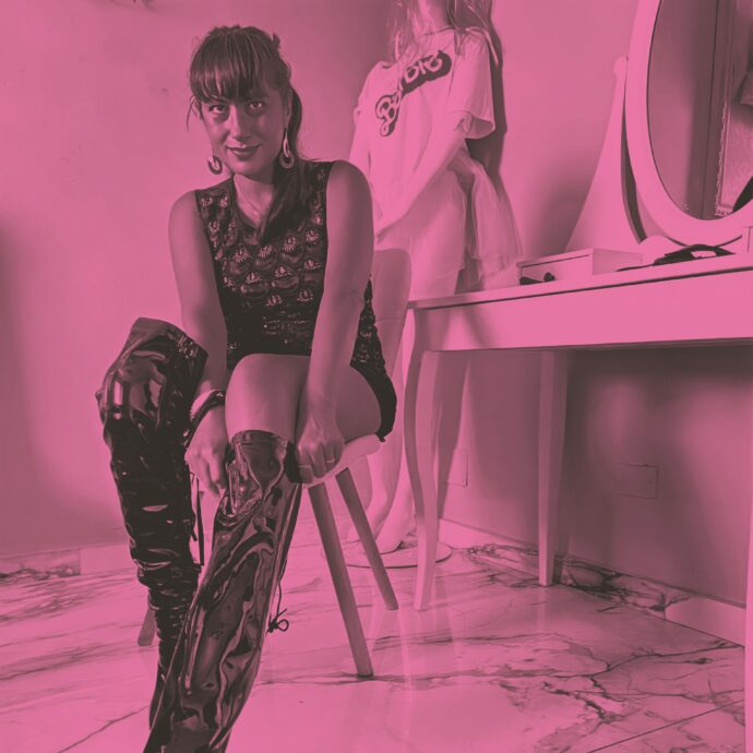 “Io con uomo nudo al guinzaglio”: la nostra giornalista Mistress per un giorno al ritrovo sadomaso