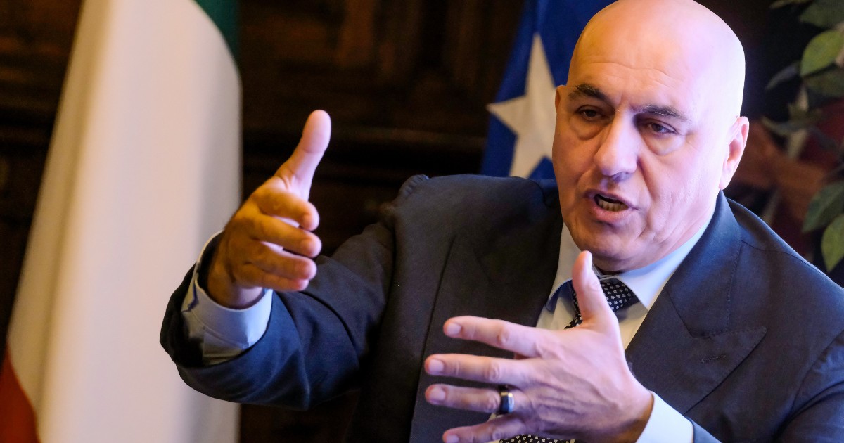 Crosetto spinge ancora sul riarmo: “Più personale per la Difesa. I militari di strade sicure tornino nei loro ruoli” Crosetto spinge ancora sul riarmo: “Più personale per la Difesa. I militari di strade sicure tornino nei loro ruoli”