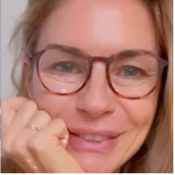 “È stato un weekend intenso, non so mai come pormi”: Martina Colombari rompe il silenzio dopo le dichiarazioni del figlio Achille Costacurta