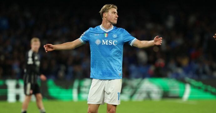 Napoli, cercasi gol disperatamente: con l’Eintracht finisce 0-0 al Maradona. La buona notizia è la difesa di nuovo impermeabile