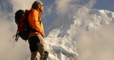 Copertina di “Sono morti in tenda mentre dormivano, sepolti sotto due metri di neve”: il racconto di Valter Perlino, sopravvissuto in Nepal