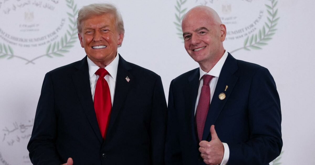 L’ultima follia di Infantino: istituito un “premio Fifa per la pace” che pare fatto su misura per Donald Trump