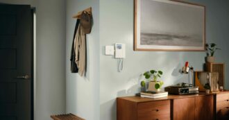 Copertina di Ring Intercom Video: il dispositivo che rende smart il citofono di casa si rinnova, ora può trasmettere anche il segnale video