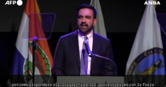 “Così si può sconfiggere Trump”: il discorso del neo sindaco di New York Mamdani – Video