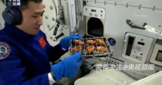 Copertina di Anche nello spazio si fa il barbecue: così gli astronauti gustano alette di pollo e bistecche