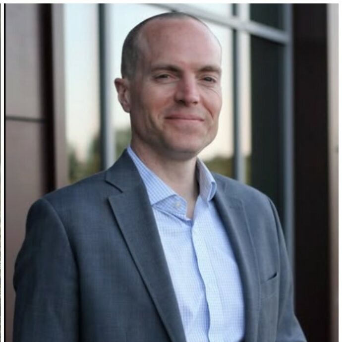 “I loro corpi erano coperti di macchie rosse, non avevo mai visto niente di così grave”: attaccati da uno sciame di calabroni di giganti, padre e figlio muoiono mentre fanno la zipline