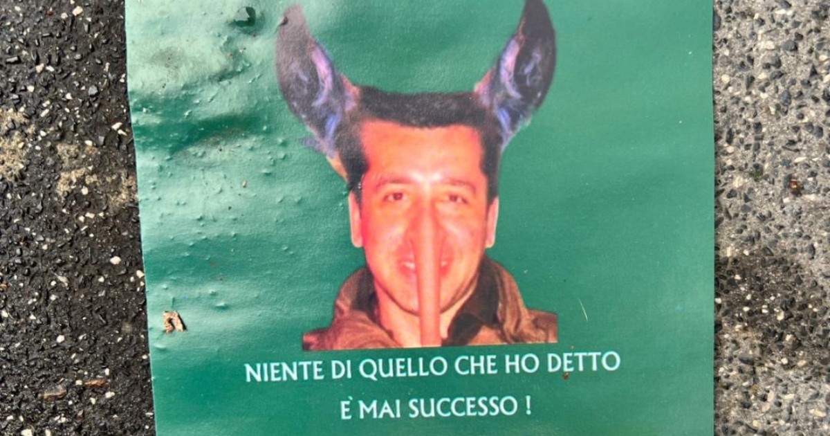 Milano, volantini contro il giornalista di Today Alfredo Faieta: la foto con le orecchie d’asino