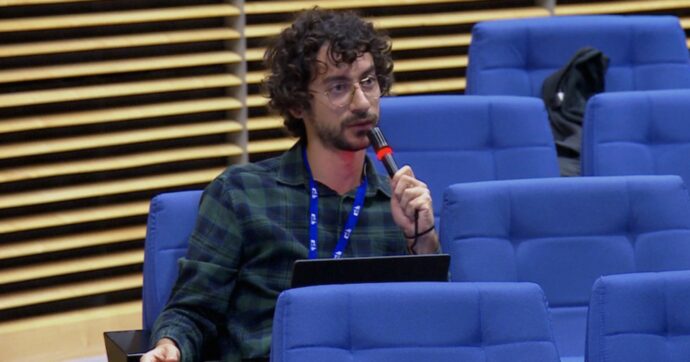 Cacciato per una domanda, l’Odg: “Reintegratelo”