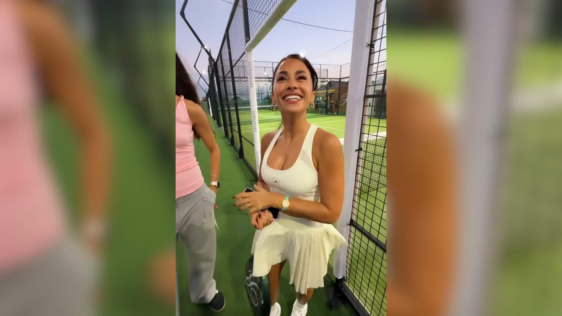 “Tu cosa fai per vivere?”: l’influencer The Watch Guy non riconosce la moglie di Messi. Lo scivolone virale “Tu cosa fai per vivere?”: l’influencer The Watch Guy non riconosce la moglie di Messi. Lo scivolone virale