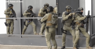 Copertina di Olimpiadi Milano-Cortina, il video delle teste di cuoio in azione: simulati attacchi terroristici a Roma e Milano