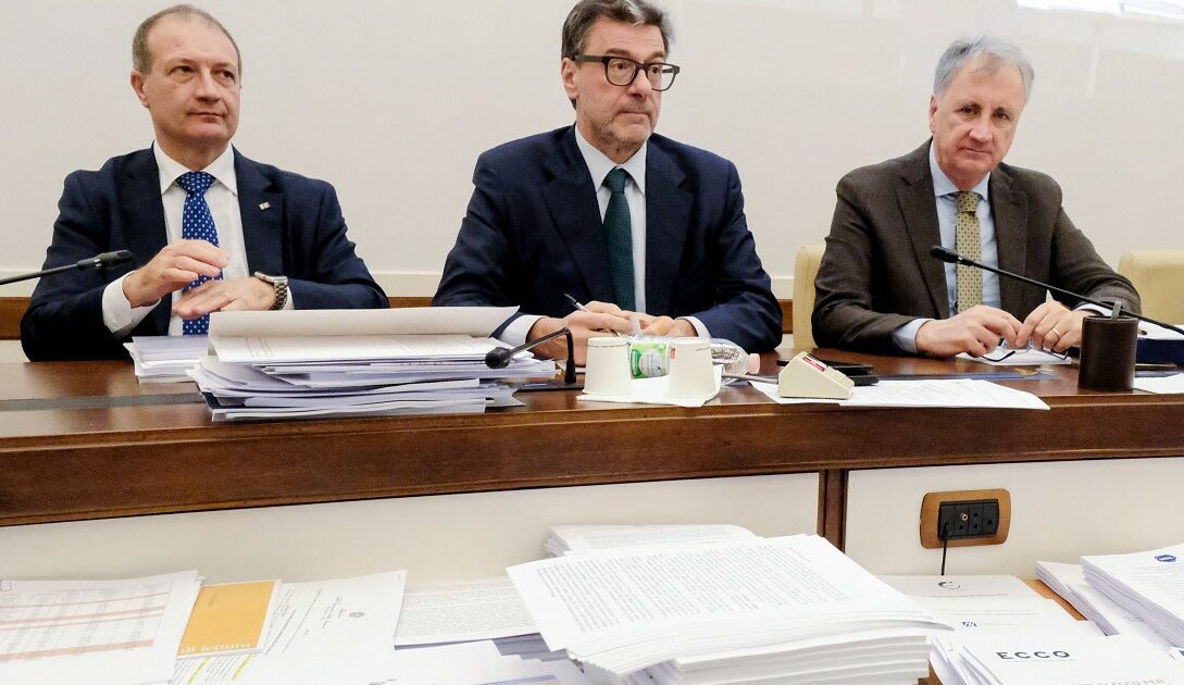 Quattro relatori per la manovra: Borghi (Lega), Borghese (Nm), Damiani (FI) e Liris (FdI). Pd e Avs: “La maggioranza si litiga poche briciole”