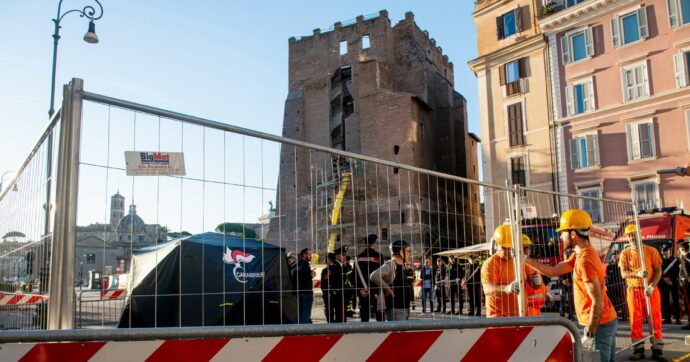 Torre dei Conti crollata a Roma, verifiche sugli archeoscavi