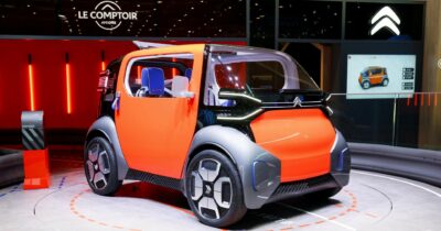 Copertina di Ora Bruxelles sembra voler introdurre del realismo