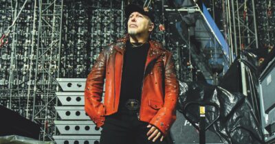 Copertina di C’è chi dice sì (alla vita): il nuovo disco di Vasco