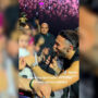 Copertina di “Tua mamma è pazza”: Mengoni interrompe il concerto - VIDEO 