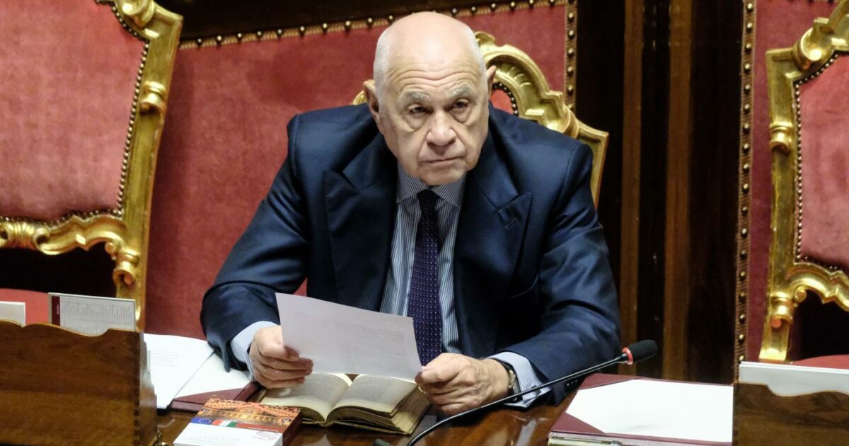 La “App” di Nordio ora fa sparire gli atti: Procure paralizzate. L’Anm: “Queste sono le priorità, altro che separazione” La “App” di Nordio ora fa sparire gli atti: Procure paralizzate. L’Anm: “Queste sono le priorità, altro che separazione”