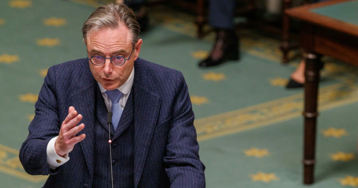 Asset russi congelati: oggi l’Ue decide se sbloccarli per finanziare Kiev. Il Belgio si oppone: “Troppi rischi” Asset russi congelati: oggi l’Ue decide se sbloccarli per finanziare Kiev. Il Belgio si oppone: “Troppi rischi”