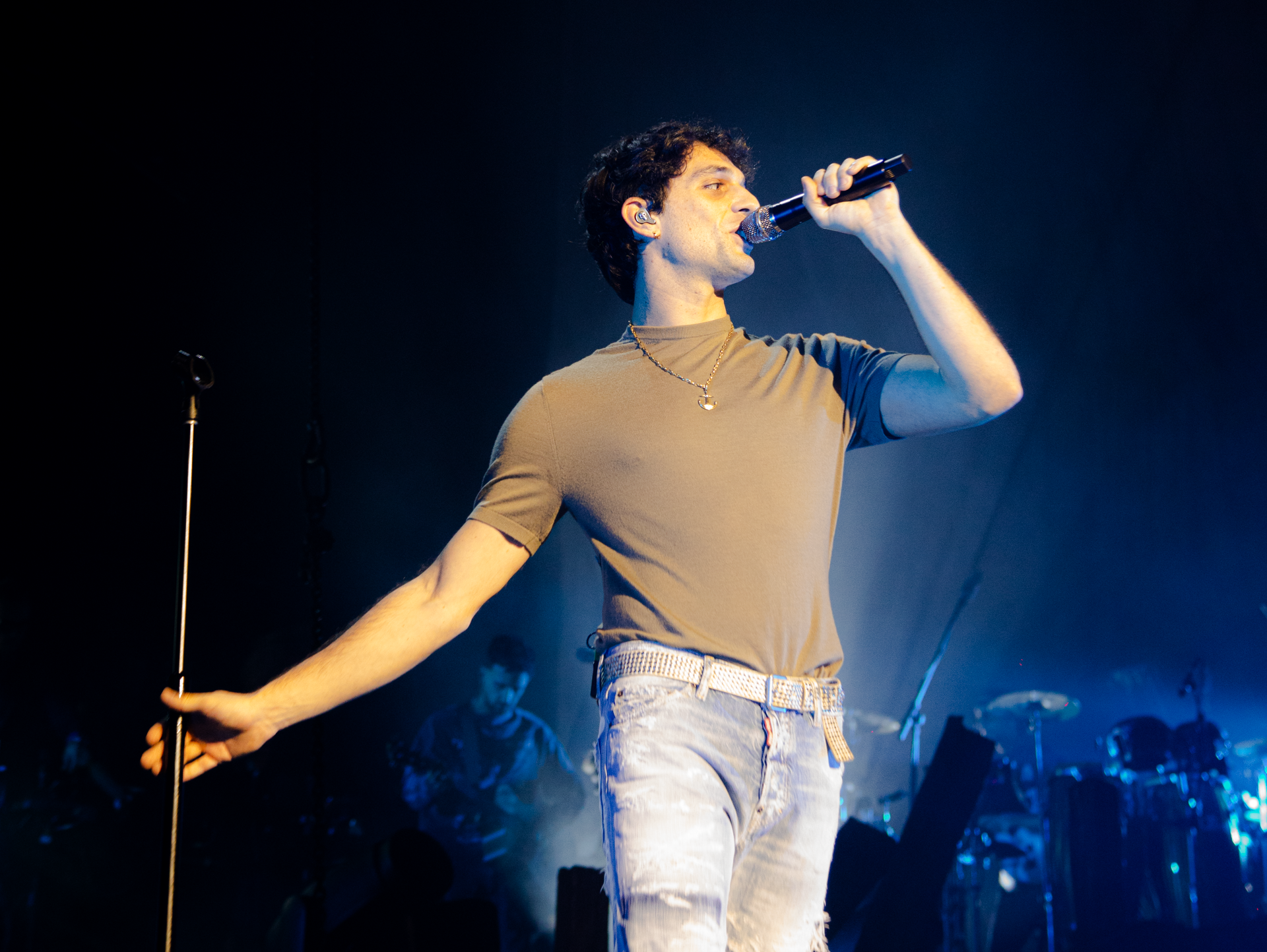 “Perché ho deciso di fare rap? È successo al concerto di Fabri Fibra. Mi sono emozionato troppo, pensavo di essere pronto”: la nave di Bresh sbarca a Milano “Perché ho deciso di fare rap? È successo al concerto di Fabri Fibra. Mi sono emozionato troppo, pensavo di essere pronto”: la nave di Bresh sbarca a Milano