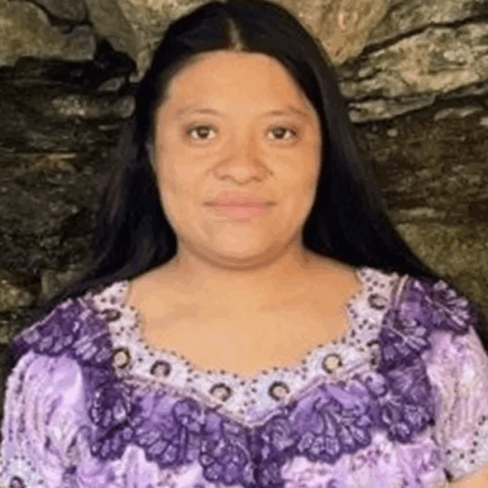 Donna delle pulizie sbaglia indirizzo e viene uccisa con un colpo alla testa: “È andata accidentalmente alla casa sbagliata, stava solo cercando di aprire la porta con le chiavi”