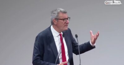 Copertina di Landini: “Il governo Meloni ha paura, per questo mette in discussione lo sciopero” – Video